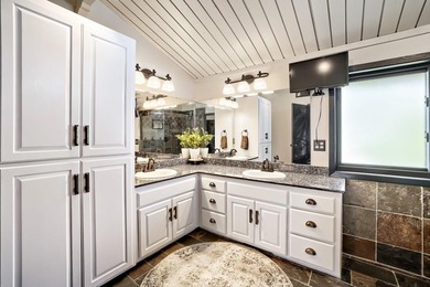 Perfectly perched and nestled upon the serene, exclusive shores - photo 26