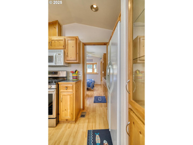 Turnkey coastal retreat in Whaleshead Beach Resort. Fully - photo 26