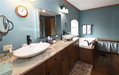 Custom-built 3BR/2BA modular home with a split floor plan and - photo 10