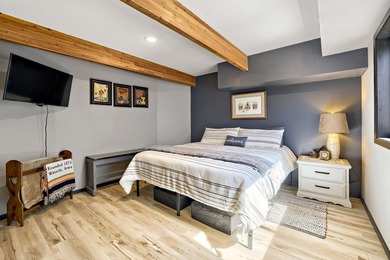 Perfectly perched and nestled upon the serene, exclusive shores - photo 30