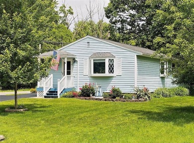 Welcome to this well maintained ranch offering comfort - photo 2