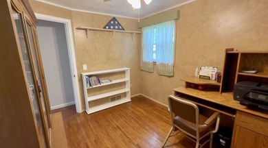 Welcome to this well maintained ranch offering comfort - photo 3