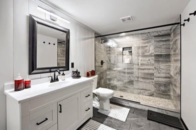 Perfectly perched and nestled upon the serene, exclusive shores - photo 33