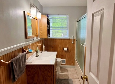 Welcome to this well maintained ranch offering comfort - photo 4