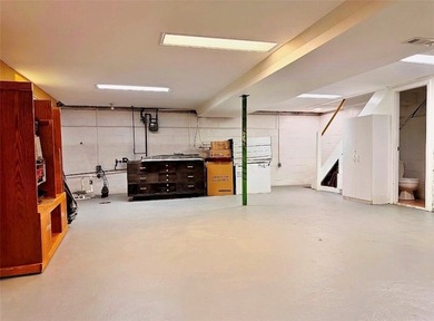 Welcome to this well maintained ranch offering comfort - photo 6