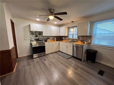 Beautifully renovated turnkey home! Located on the cusp of - photo 11