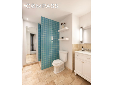 Welcome to this expansive 2,500+ square foot, 3-bedroom - photo 12