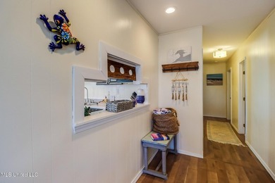 Charming 3-bedroom, 2-bath ''camp'' located in the heart of Bay - photo 14