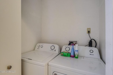 Charming 3-bedroom, 2-bath ''camp'' located in the heart of Bay - photo 18