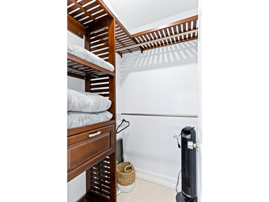 Welcome to this ultra-modern 3-bedroom, 2-bathroom single-story - photo 20