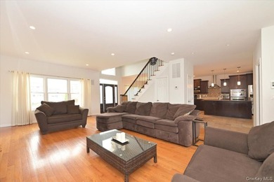 Welcome To 46 Scott Street In Massapequa Park. This Stucco & - photo 9