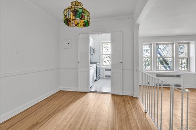 Expansive 2-bedroom, 2-bath pre-war co-op at the Beechhaven in - photo 4