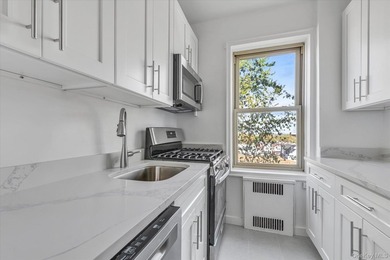 Expansive 2-bedroom, 2-bath pre-war co-op at the Beechhaven in - photo 7