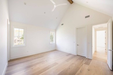 Just completed, this exquisite transitional-style new build just - photo 23