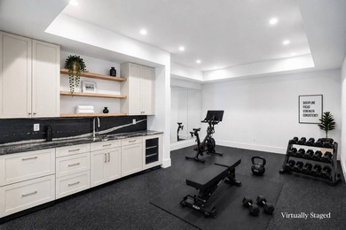 Just completed, this exquisite transitional-style new build just - photo 27