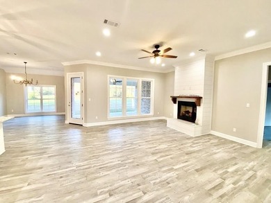 One of a kind AND SPACIOUS!!! GORGEOUS 4 bed 2 bath home with - photo 4