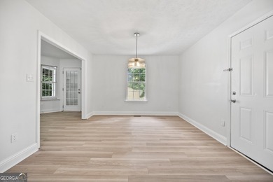 Offering exceptional flexibility and multigenerational living - photo 6