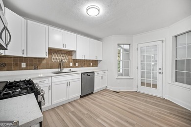 Offering exceptional flexibility and multigenerational living - photo 8