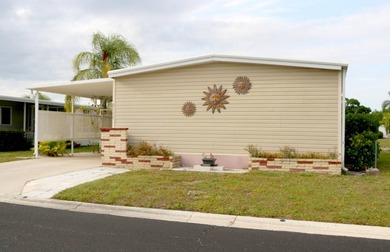 Fantastic lake front 1-very large master bedroom 1.5-bath - photo 1