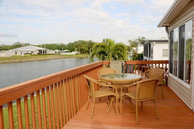 Fantastic lake front 1-very large master bedroom 1.5-bath - photo 5