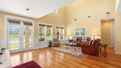 Welcome to 1327 E Ravens Run, a beautifully decorated home - photo 12