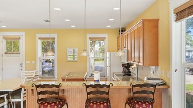 Welcome to 1327 E Ravens Run, a beautifully decorated home - photo 16
