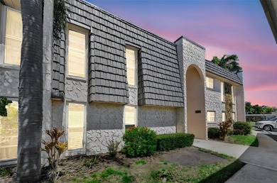 Spacious meticulously kept with upgrades in the sought-after - photo 2