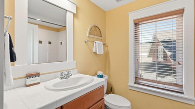 Welcome to 1327 E Ravens Run, a beautifully decorated home - photo 24