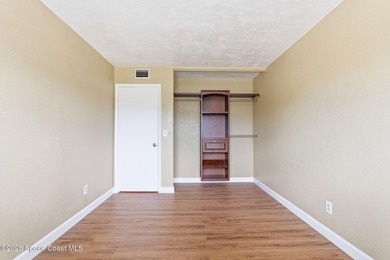 Updated and move-in ready, this spacious 3-bedroom, 2-full-bath - photo 32