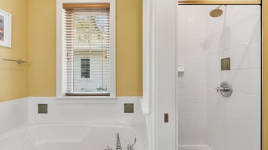 Welcome to 1327 E Ravens Run, a beautifully decorated home - photo 34