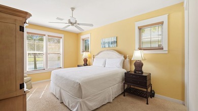 Welcome to 1327 E Ravens Run, a beautifully decorated home - photo 37