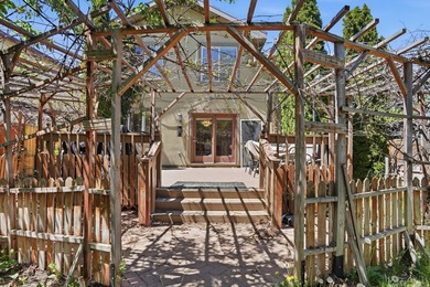 This exceptional home showcases quality craftsmanship and - photo 42