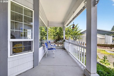 Welcome home to this well-maintained property located at the end - photo 3