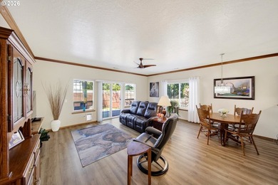 Welcome home to this well-maintained property located at the end - photo 5