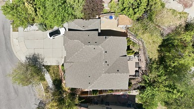 This exceptional home showcases quality craftsmanship and - photo 47