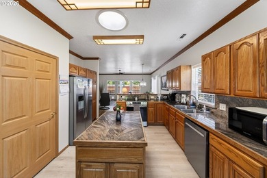 Welcome home to this well-maintained property located at the end - photo 9