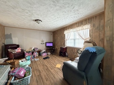 Investment Opportunity with Great Potential! This home has good - photo 7