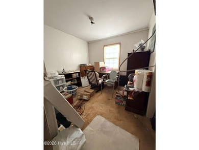 Investment Opportunity with Great Potential! This home has good - photo 9