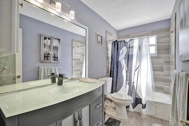 Welcome to this charming single-story residence in Leisureville - photo 17