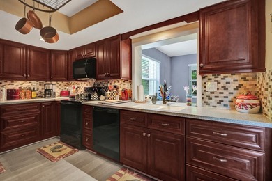 Welcome to this charming single-story residence in Leisureville - photo 27