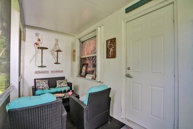 Welcome to this charming single-story residence in Leisureville - photo 35