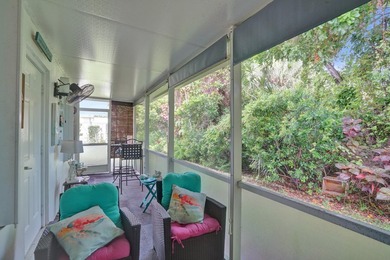 Welcome to this charming single-story residence in Leisureville - photo 39
