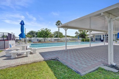 Welcome to this charming single-story residence in Leisureville - photo 42