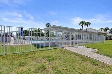 Welcome to this charming single-story residence in Leisureville - photo 43