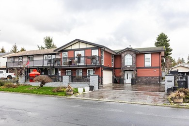 First time on the market and ONE OF A KIND in the neighbourhood! - photo 1