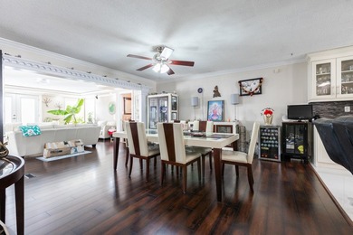 First time on the market and ONE OF A KIND in the neighbourhood! - photo 7