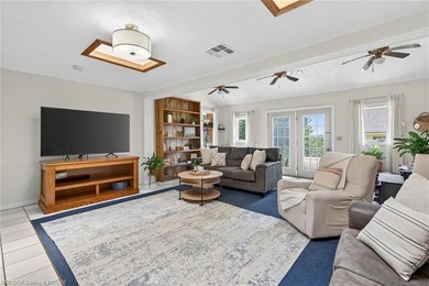3 bedroom, 2 bath home located in Hackett in the Sebastian Lake - photo 4