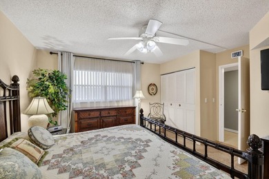 Step into resort style living in this upgraded 3 bedroom, 2 bath - photo 12