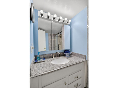 Step into resort style living in this upgraded 3 bedroom, 2 bath - photo 17