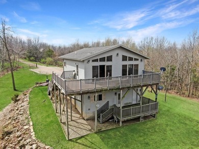 Perched atop the bluffs overlooking the Mississippi River, this - photo 22